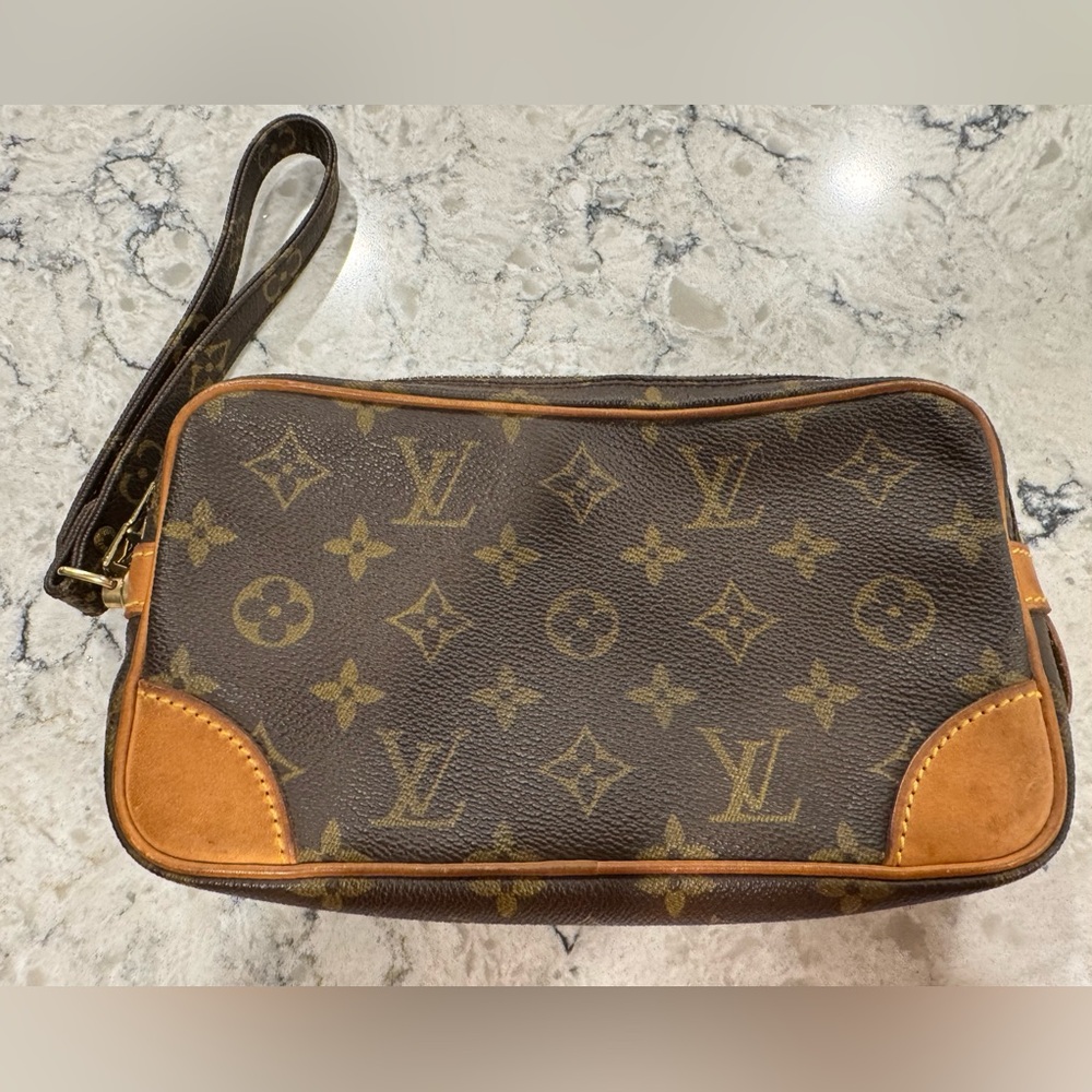 Authentic LOUIS VUITTON Monogram Canvas Leather Clutch Bag - Picture 2 of 12